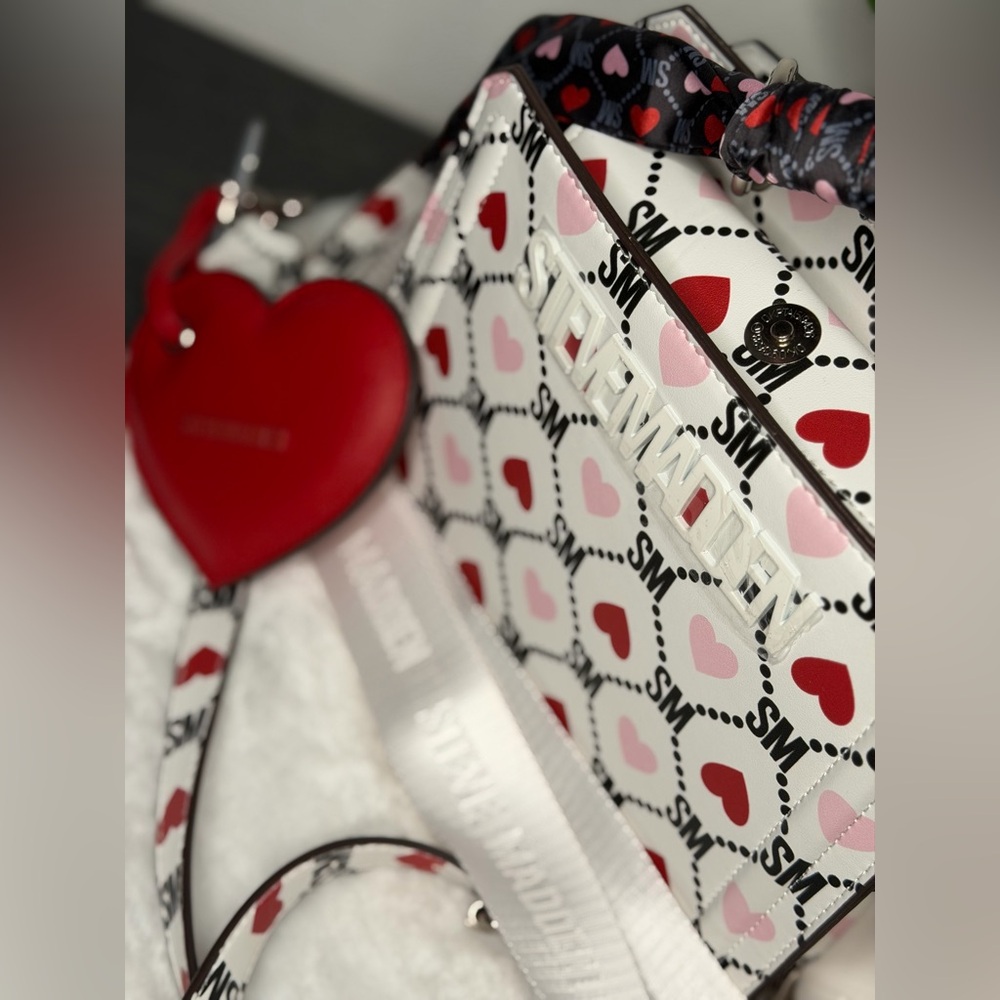 Steve Madden Valentine’s Day Hearts white crossbody purse bevelyn handbag - Picture 5 of 12